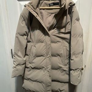 Zara Women's Beige Puffer Jacket